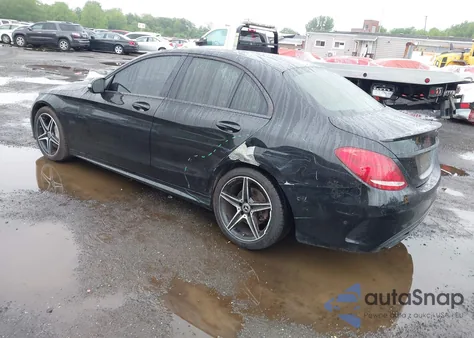 2018 Mercedes-Benz C 300 4Matic из США, поврежденный, VIN 55SWF4KB9JU245542